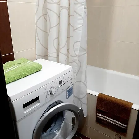 Apartment Rusiyanova 16 *