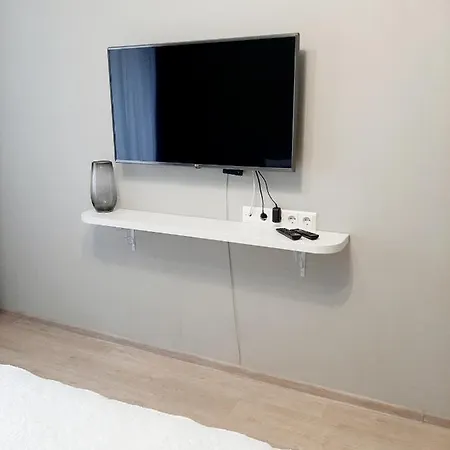 Rusiyanova 16 *